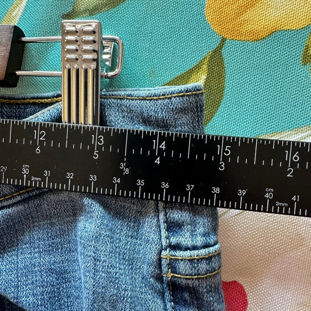 VTG Levi's 515 Bootcut Jeans Women's Size 6M Blue Medium Wash Denim - Picture 7 of 16